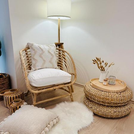 Cozy And Unique Apartment Near Train Station Bratislava Eksteriør bilde