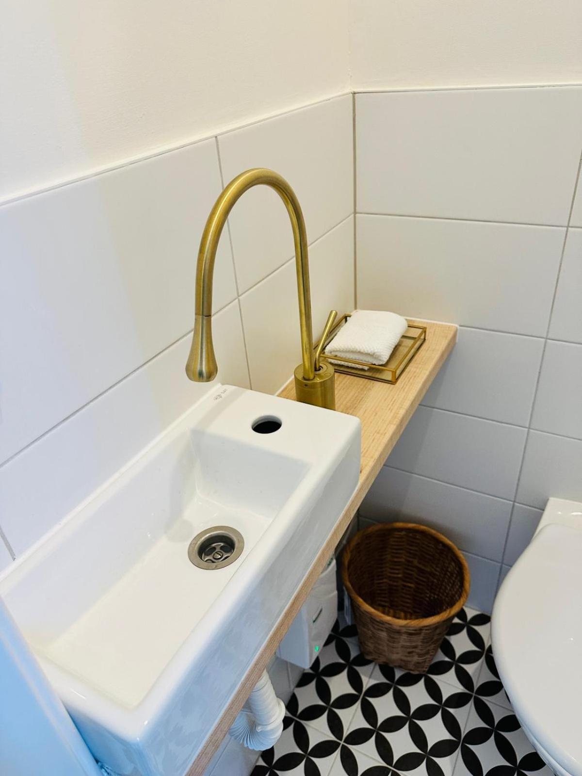 Cozy And Unique Apartment Near Train Station Bratislava Eksteriør bilde